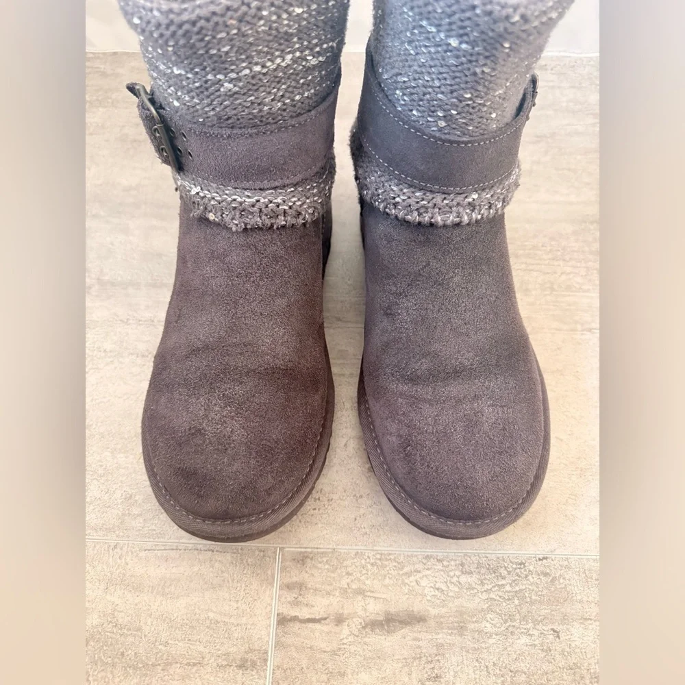UGG Australia Cambridge Metallic Grey Suede Boots Belted Knit Size 7